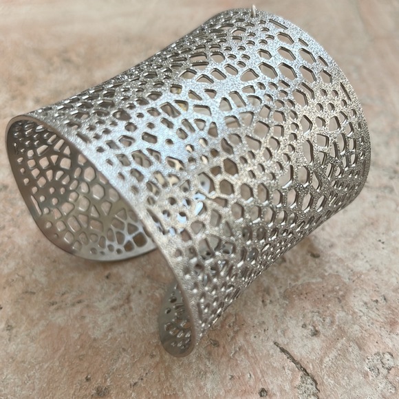 Silver tone filigree cuff bracelet NWT - Picture 1 of 8